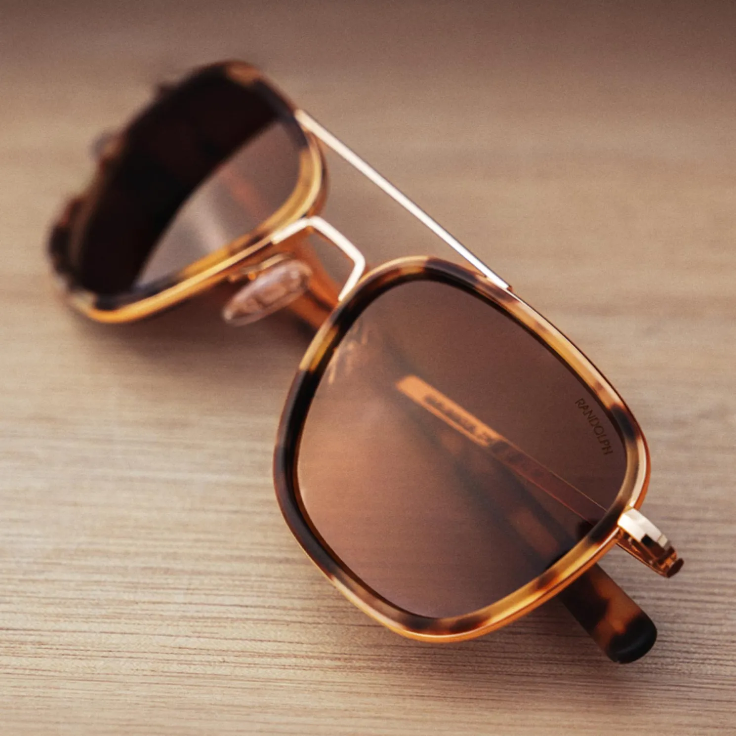 Women Randolph Engineering Aviator Fusion - 23k Gold & Dark Caramel Tortoise Inlay & Cape Sand